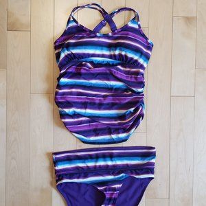 Thyme maternity swimsuit - like new